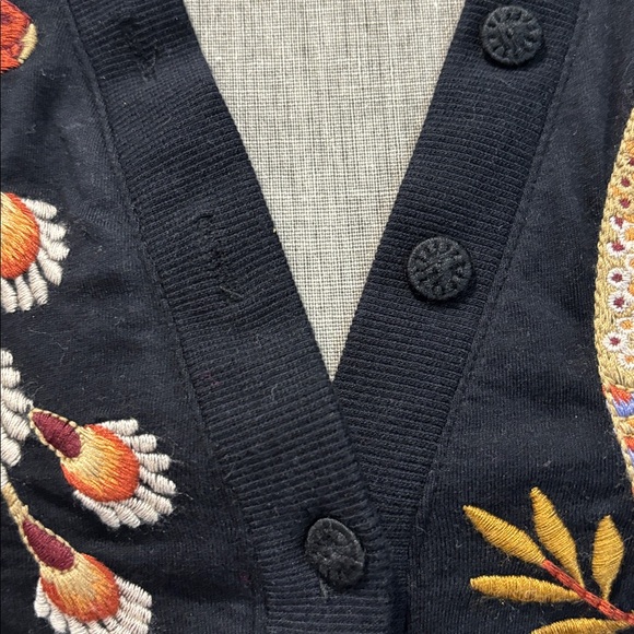 Johnny Was Embroidered Peacock Floral Black Boho Top V-Neck Button Size Medium - Picture 3 of 15